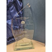 Jade-GlasTrophäe mit Lasergravur